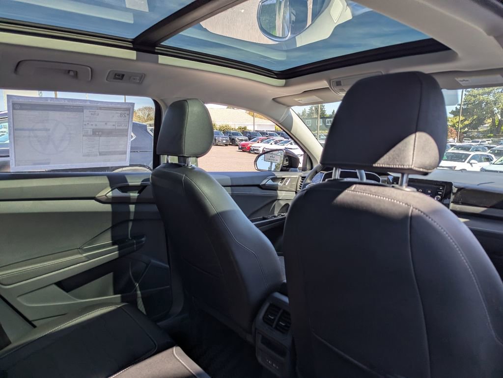 New 2026 Volkswagen Taos SE AWD/4WD image 32