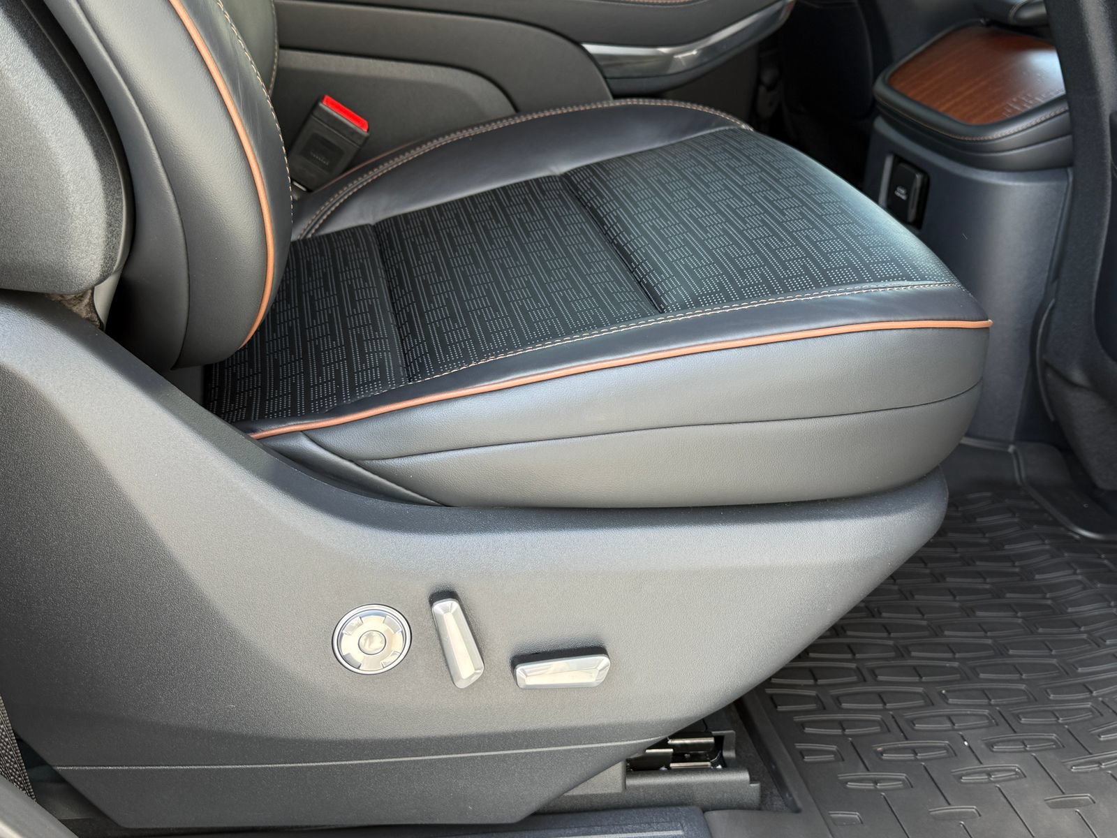 New 2026 Lincoln Navigator Black Label AWD/4WD image 22