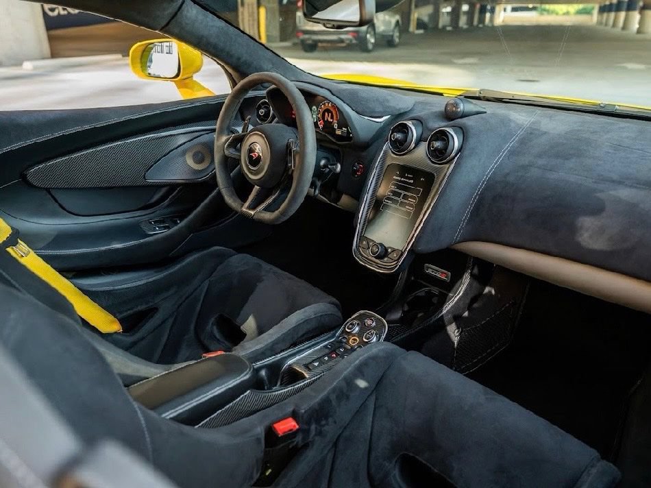 Used 2018 McLaren 570S Coupe RWD image 17