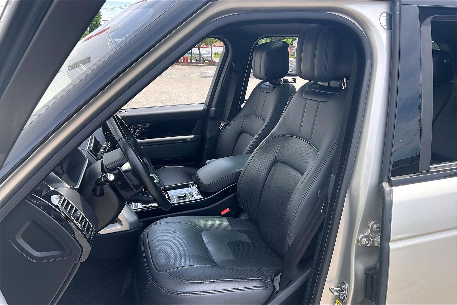 Used 2019 Land Rover Range Rover Long Wheelbase Supercharged AWD/4WD image 29