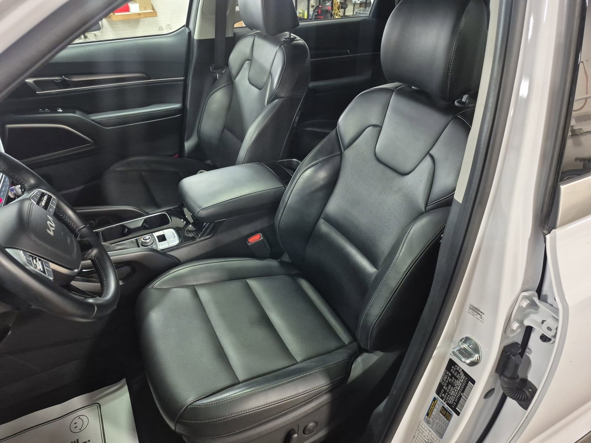 Used 2025 Kia Telluride S AWD/4WD image 20