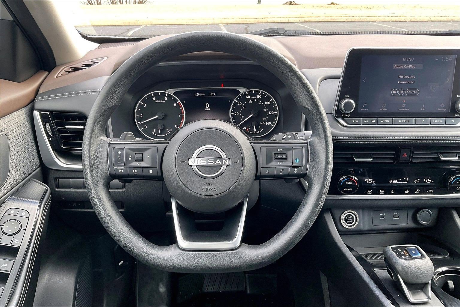 Used 2022 Nissan Rogue SV image 5