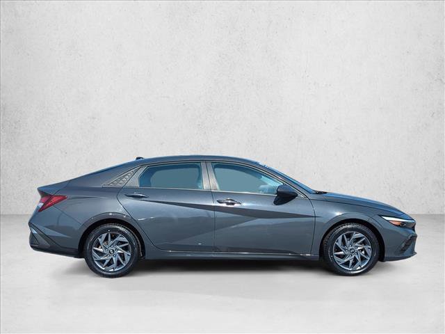 Used 2024 Hyundai Elantra SEL image 4