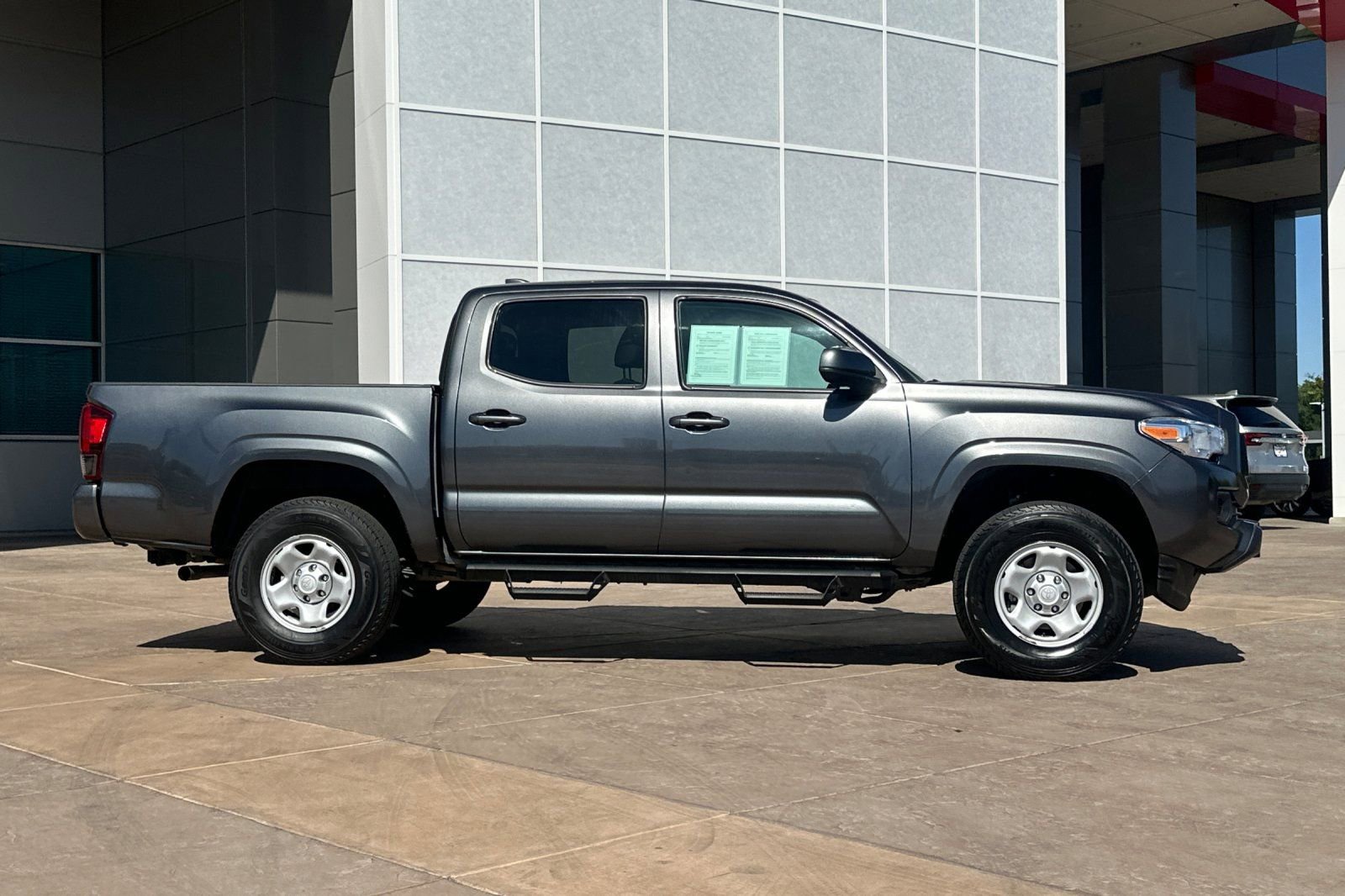 Used 2022 Toyota Tacoma SR AWD/4WD video 3
