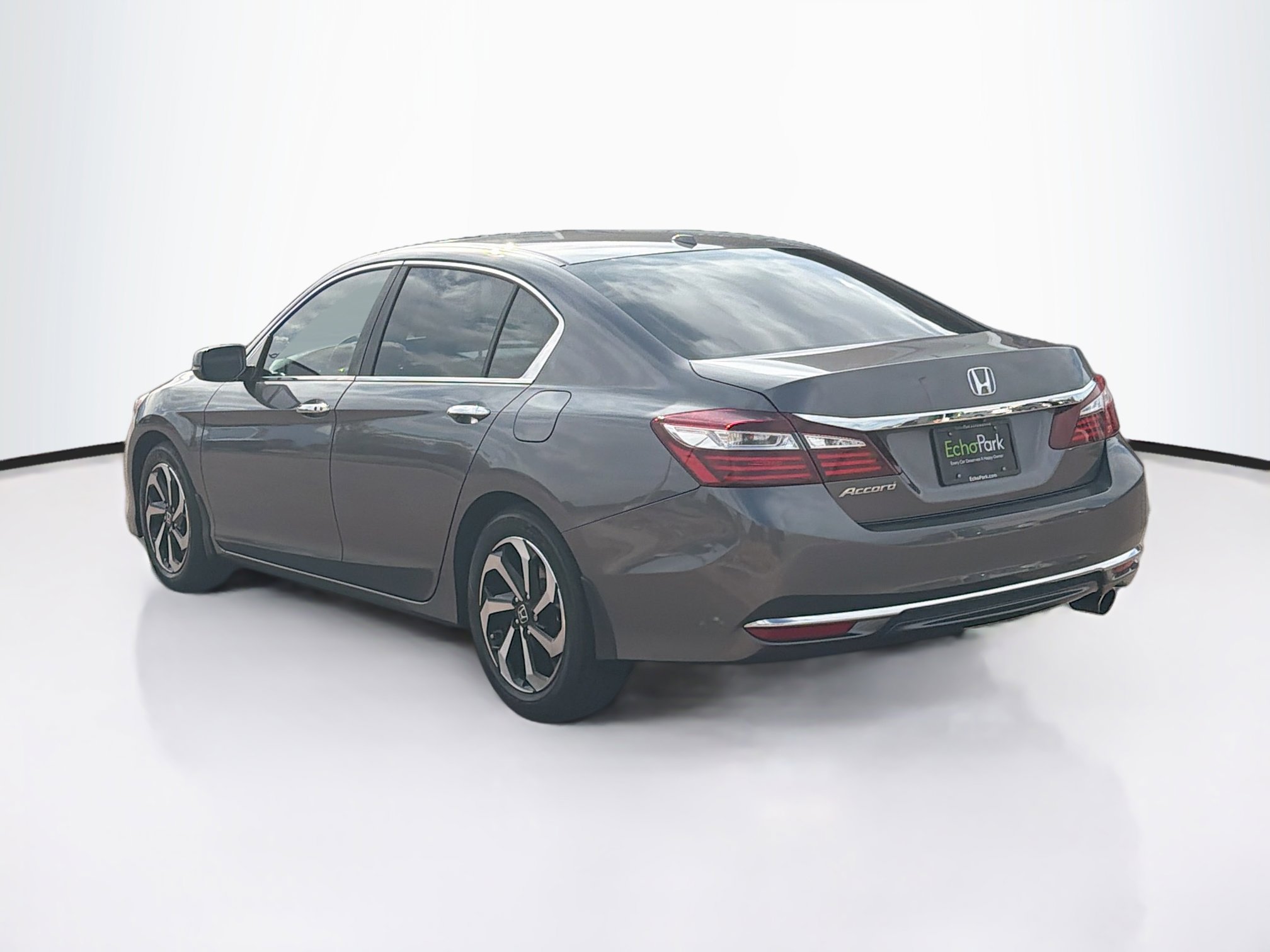 Used 2017 Honda Accord EX-L image 7