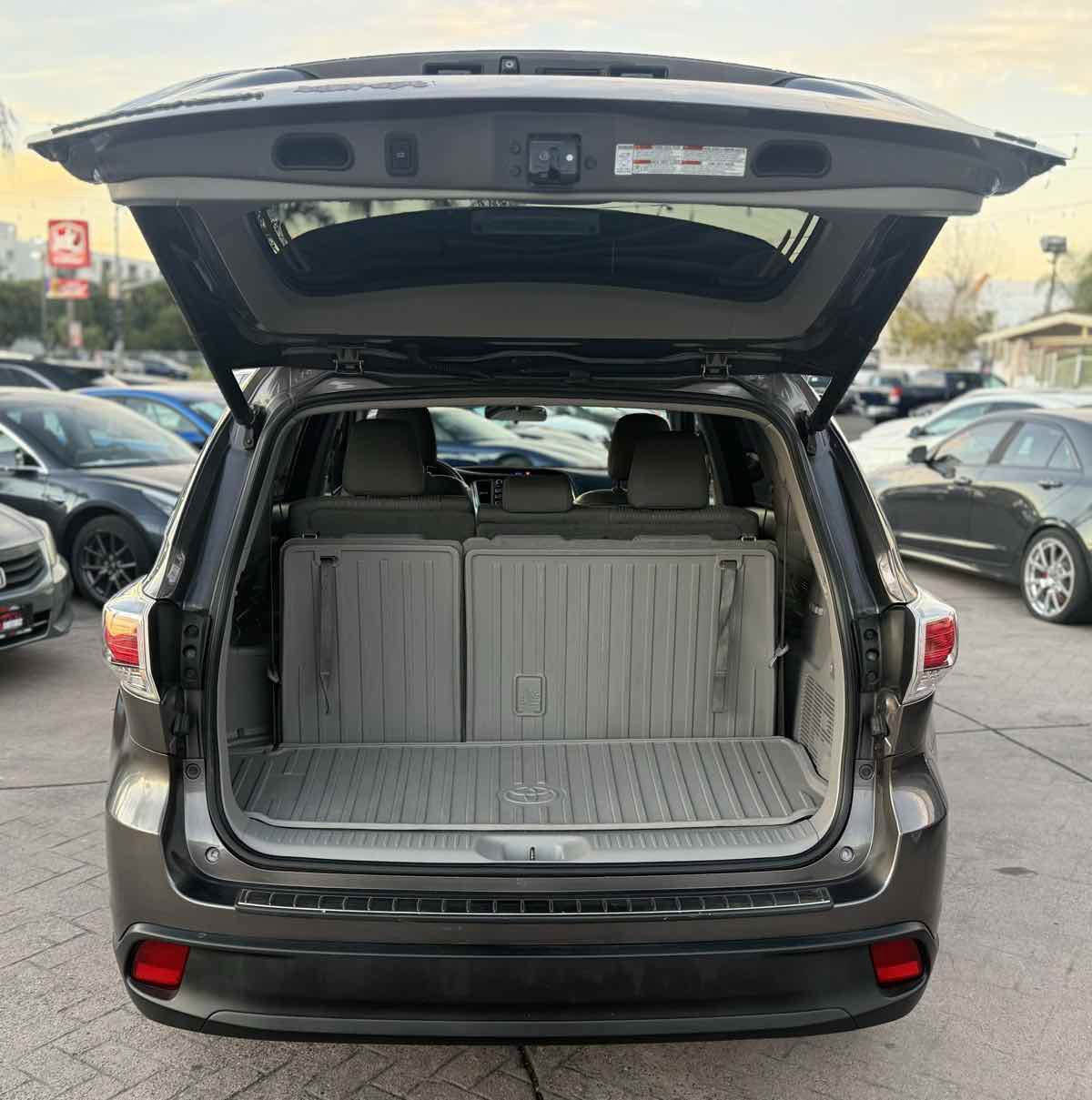 Used 2015 Toyota Highlander Plus image 14