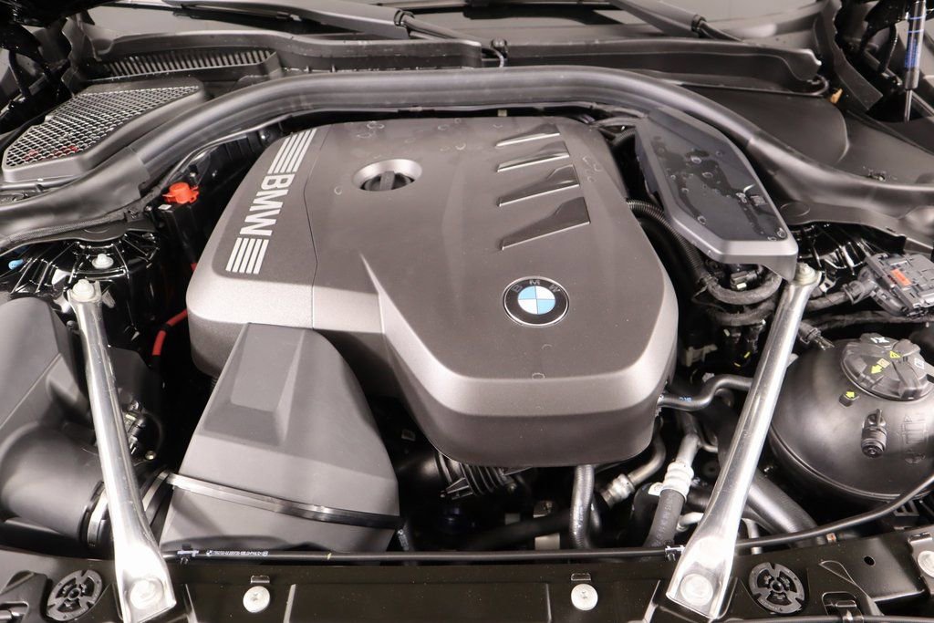 New 2025 BMW 530i xDrive w/ M Sport Package AWD/4WD image 21