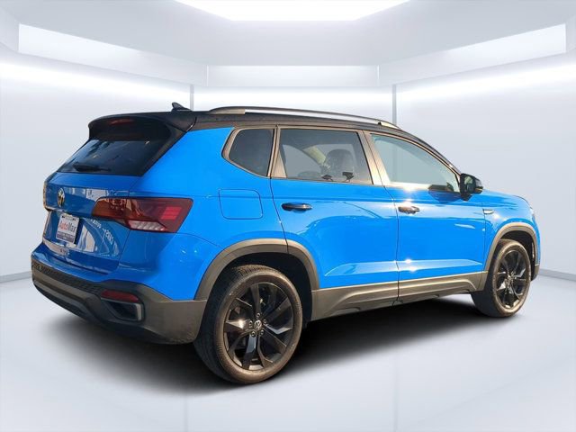 Used 2024 Volkswagen Taos SE FWD image 3