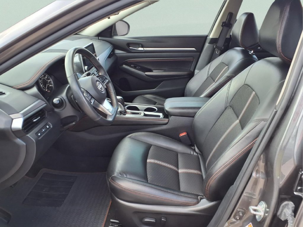 Used 2023 Nissan Altima 2.5 SR FWD image 12