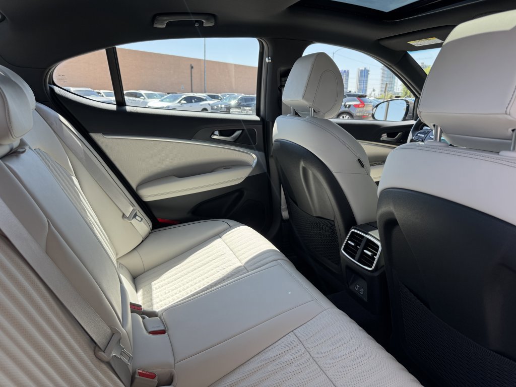 Used 2025 Genesis G70 2.5T w/ Sport Prestige Package image 43
