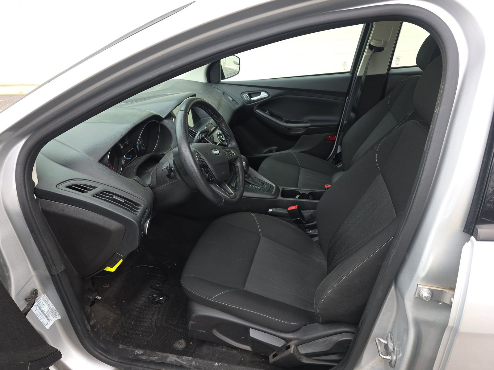 Used 2018 Ford Focus SEL w/ Cold Weather Package image 2