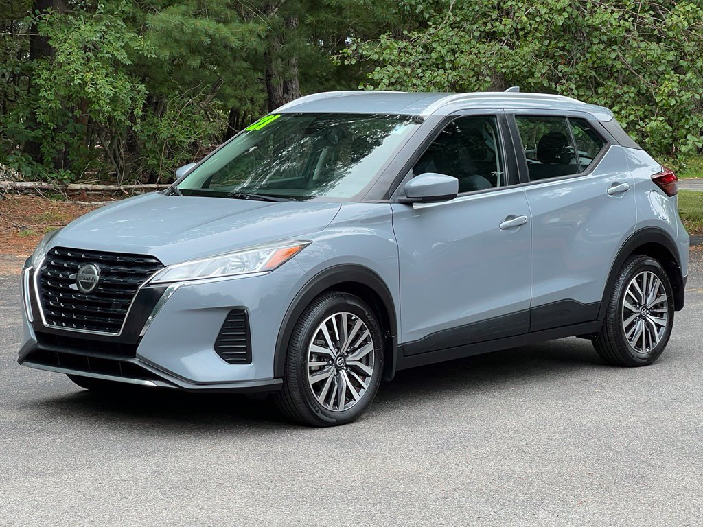 Used 2021 Nissan Kicks SV FWD image 1