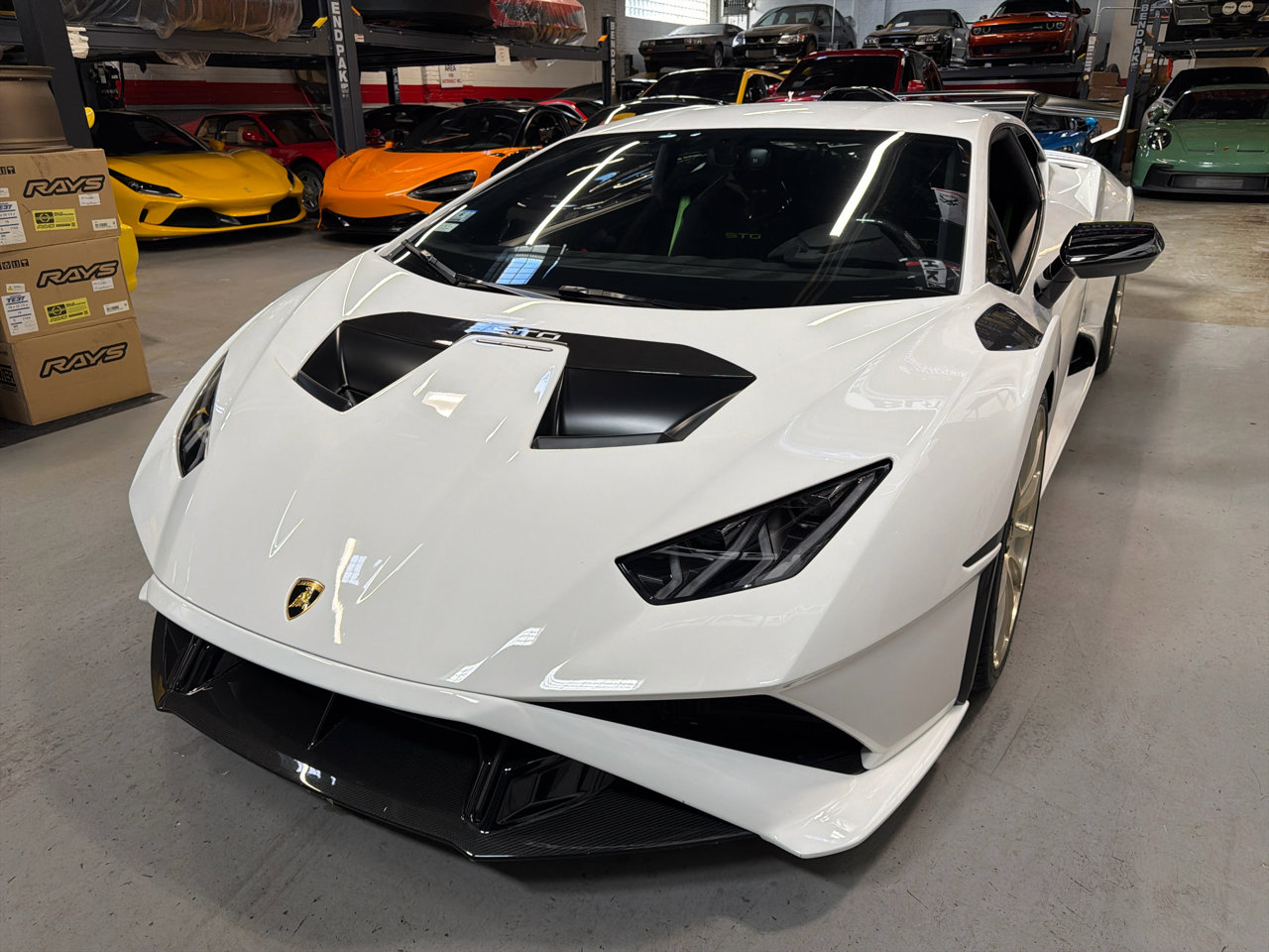 Used 2022 Lamborghini Huracan STO image 10