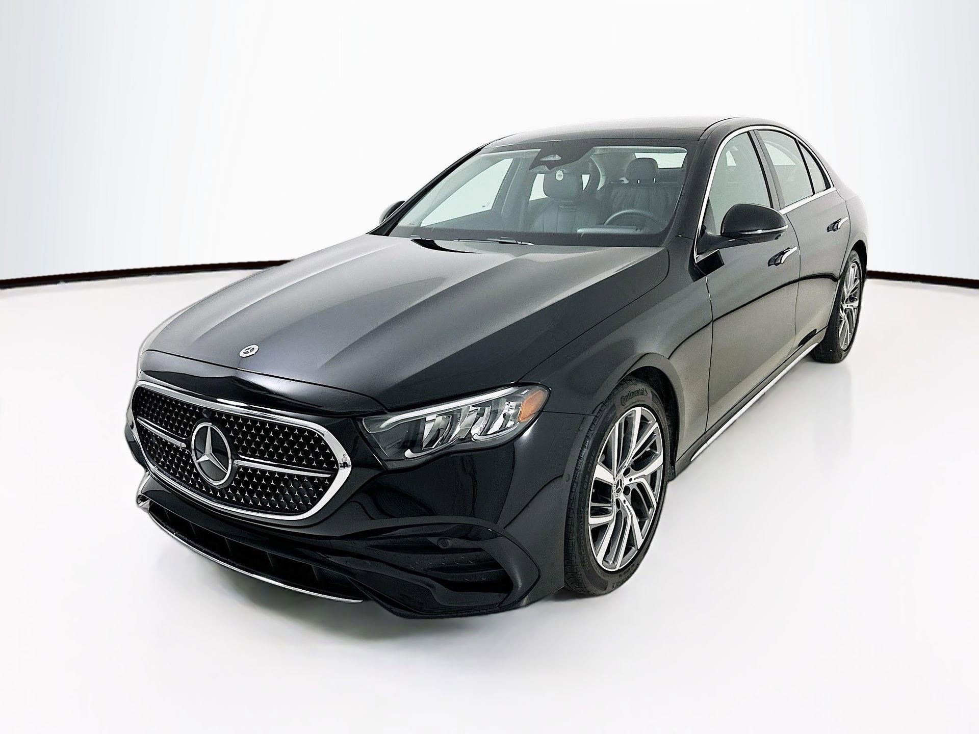Used 2025 Mercedes-Benz E 350 Sedan image 3