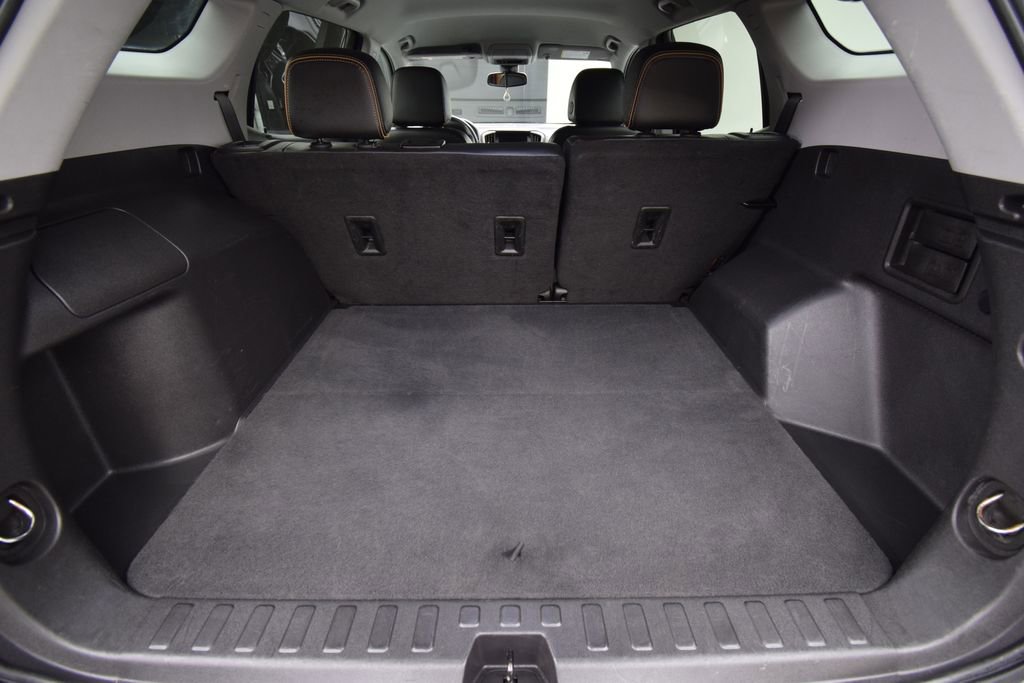 Used 2023 GMC Terrain AT4 image 28