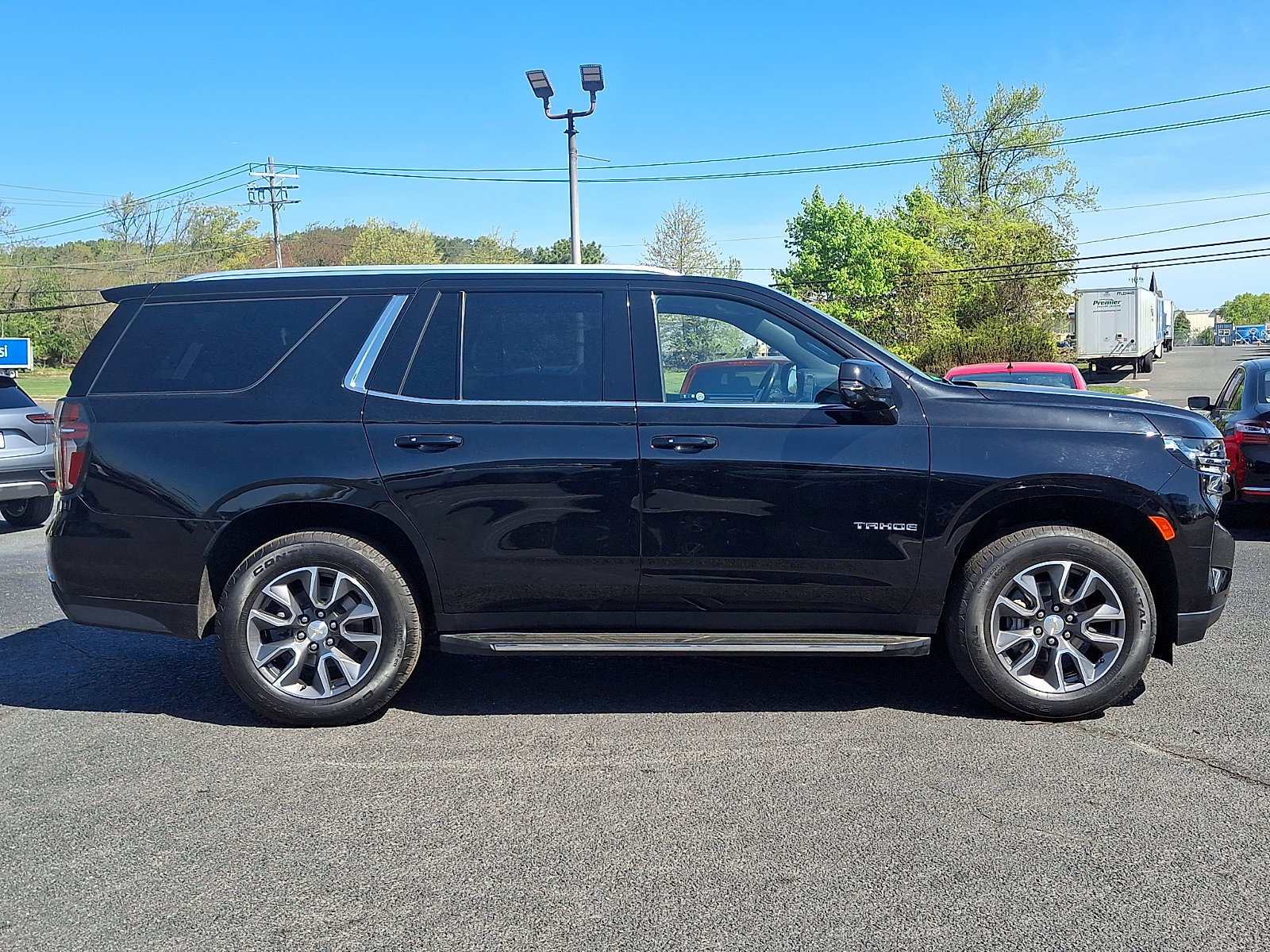 Certified 2022 Chevrolet Tahoe LT w/ LT Signature Package AWD/4WD image 8