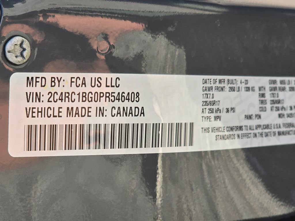 Used 2023 Chrysler Pacifica Touring-L FWD image 23