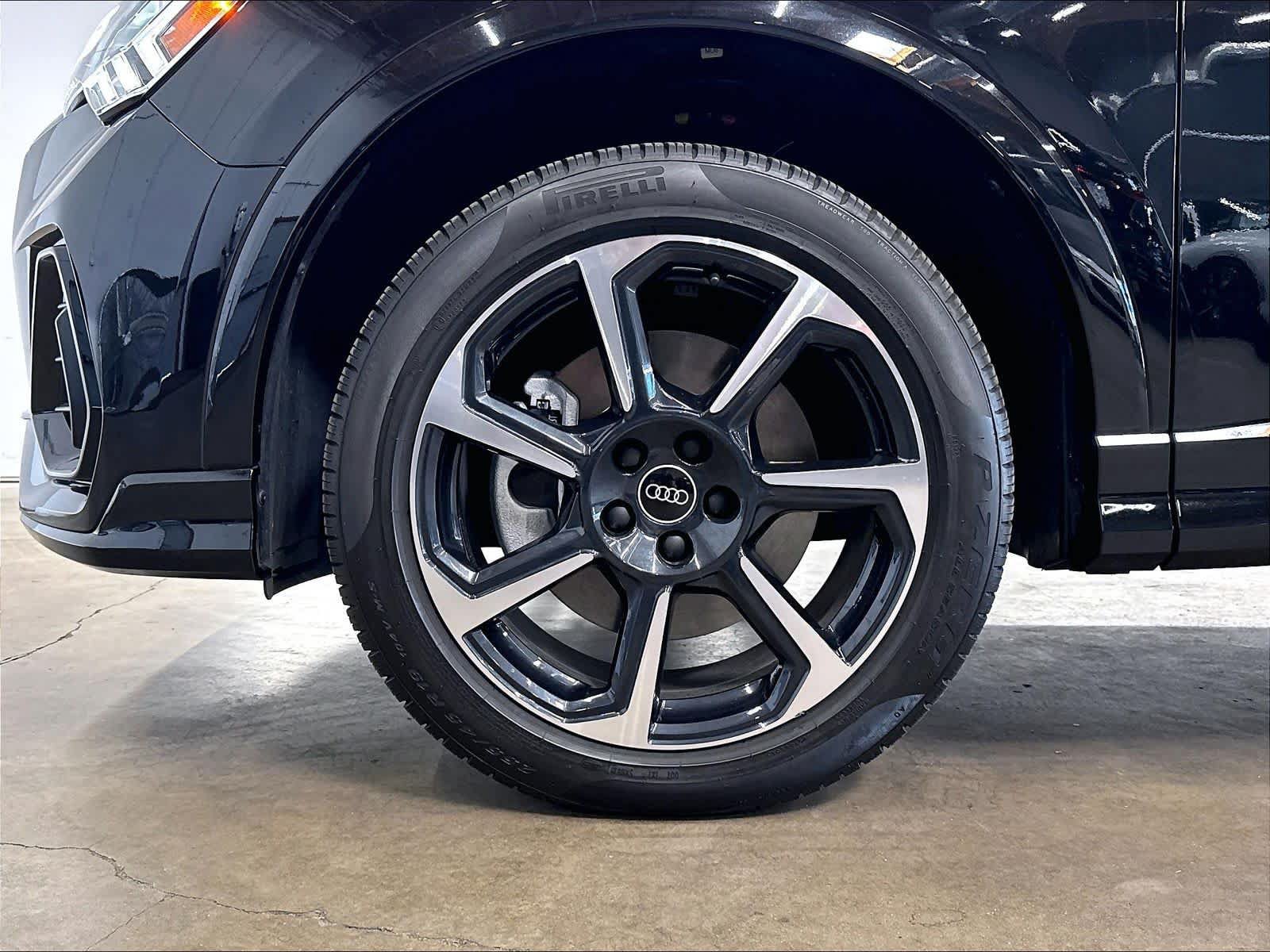 Certified 2025 Audi Q3 2.0T Premium Plus w/ Premium Plus Package AWD/4WD image 11