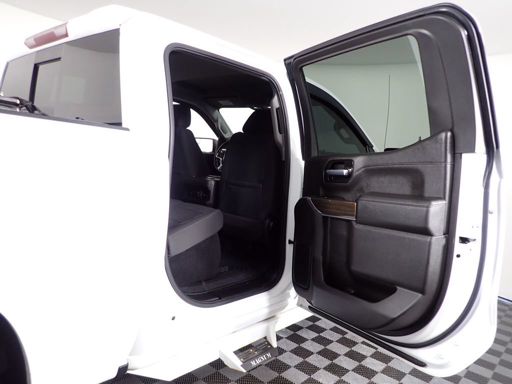 Used 2020 Chevrolet Silverado 1500 RST AWD/4WD image 34