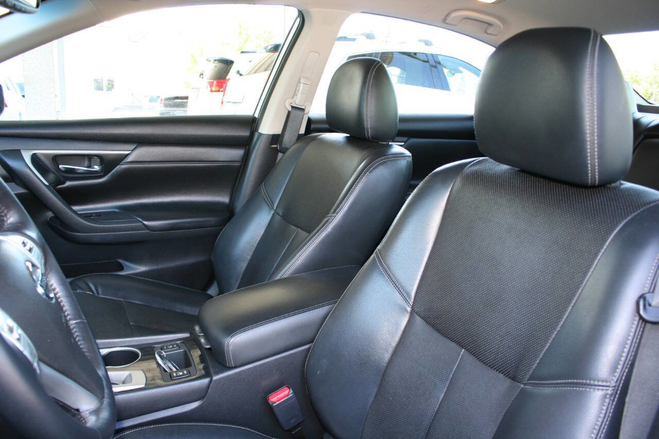 Used 2018 Nissan Altima 2.5 SL FWD image 17