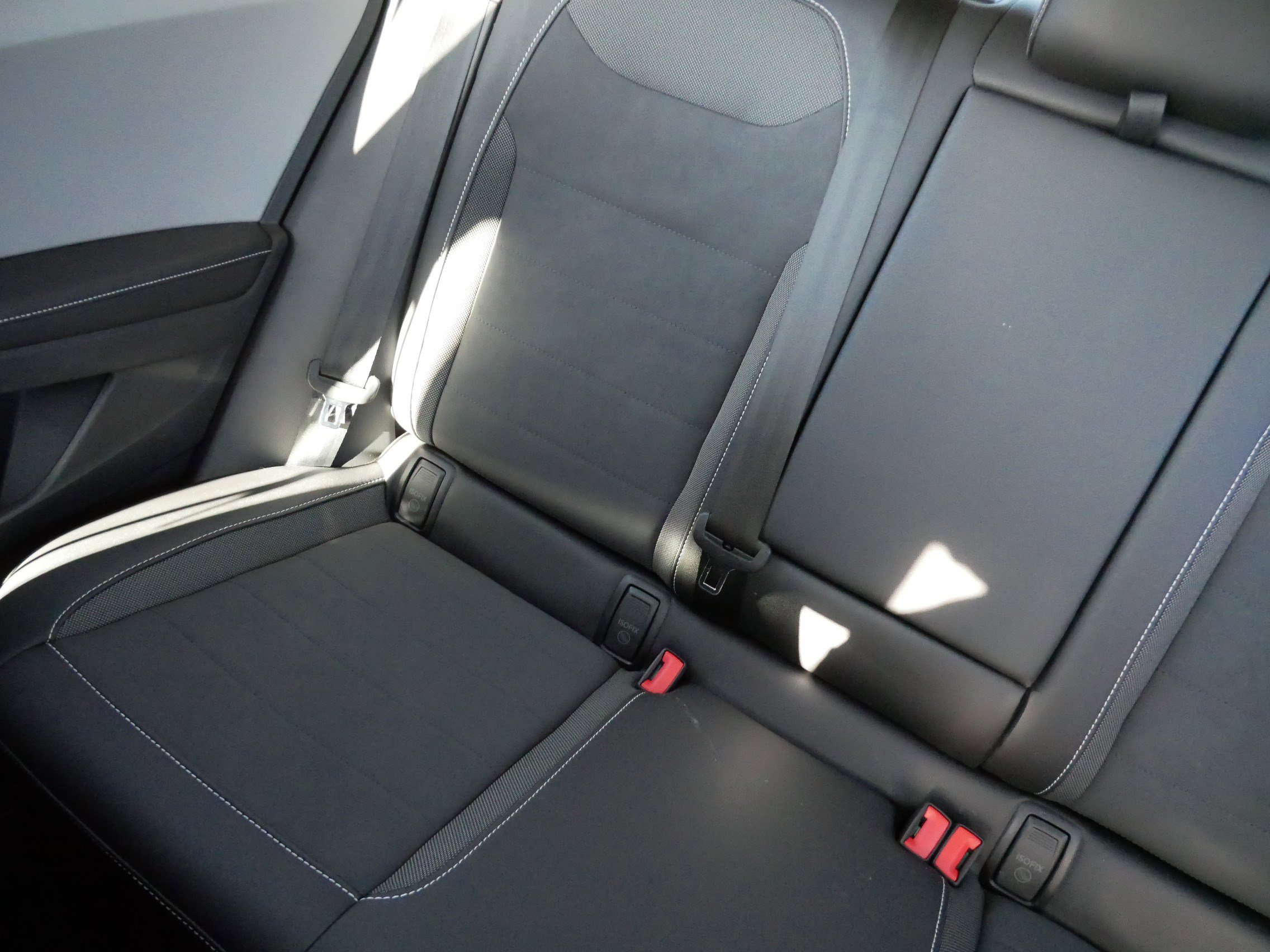 Certified 2024 Volkswagen Taos SE image 12