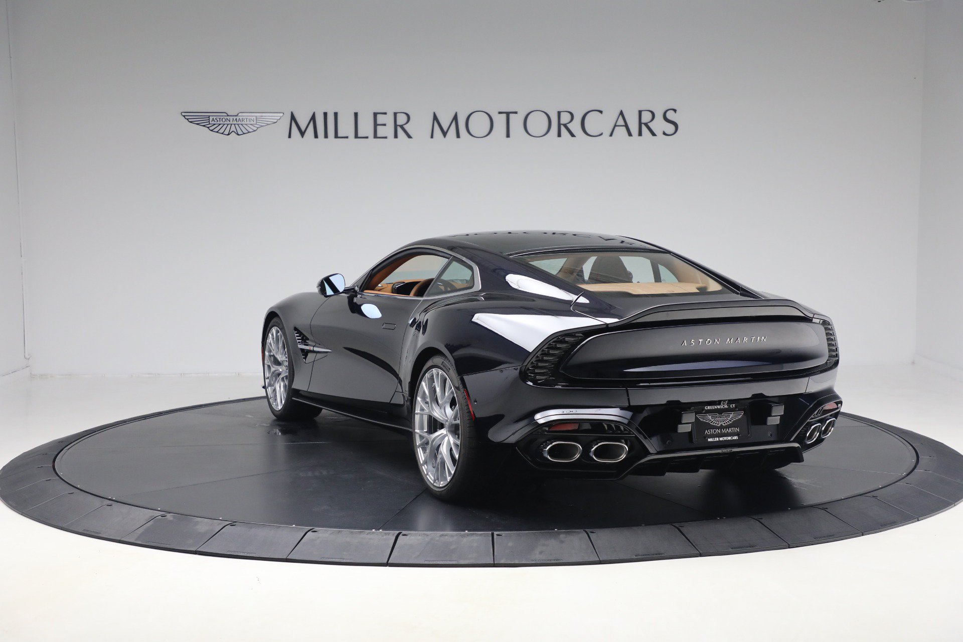 New 2026 Aston Martin Vanquish RWD image 5