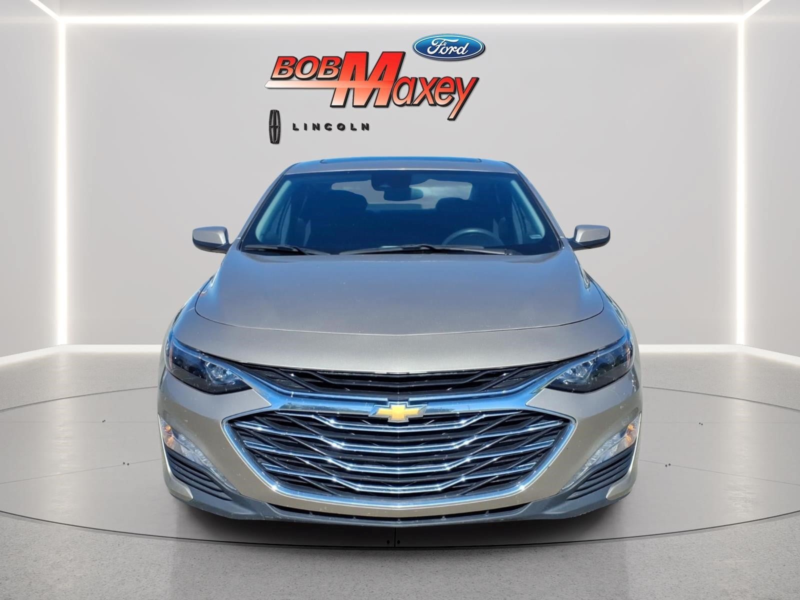 Used 2024 Chevrolet Malibu LT FWD image 2