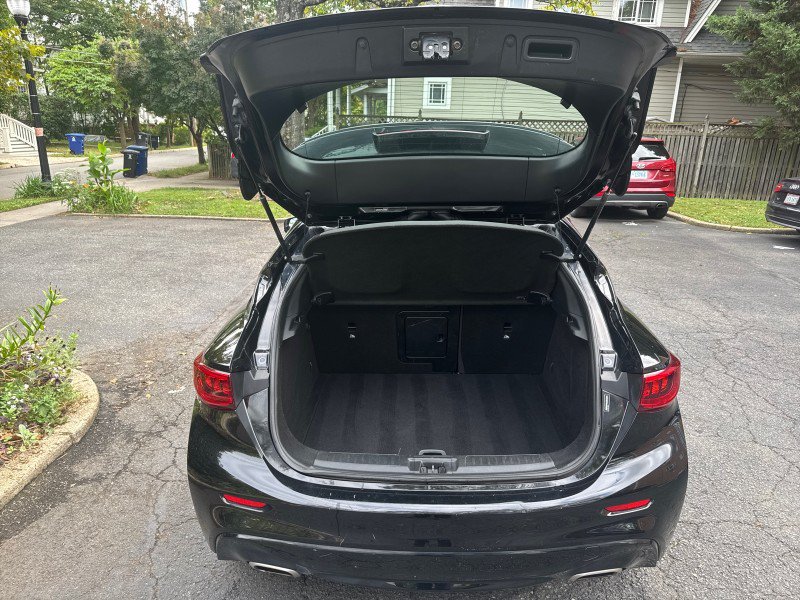 Used 2018 INFINITI QX30 FWD image 30