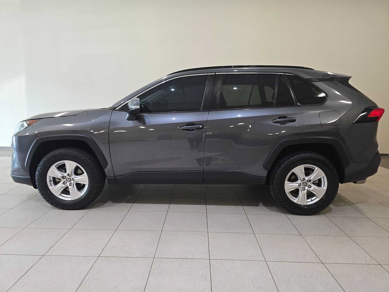 Certified 2021 Toyota RAV4 XLE w/ XLE Grade Weather Package AWD/4WD image 3