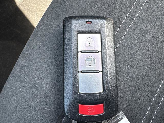 Used 2020 Mitsubishi Outlander LE image 28