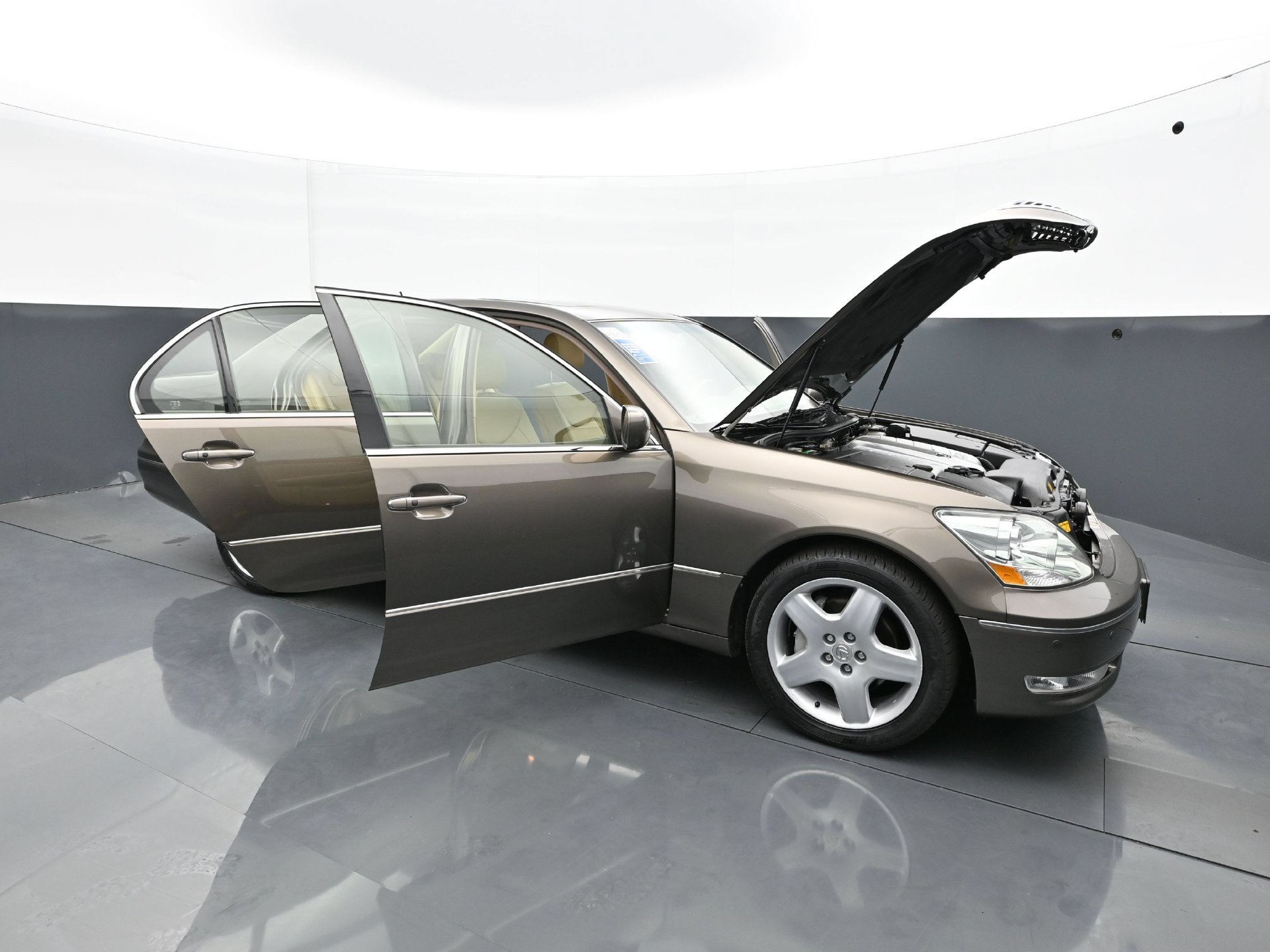 Used 2005 Lexus LS 430 RWD image 39