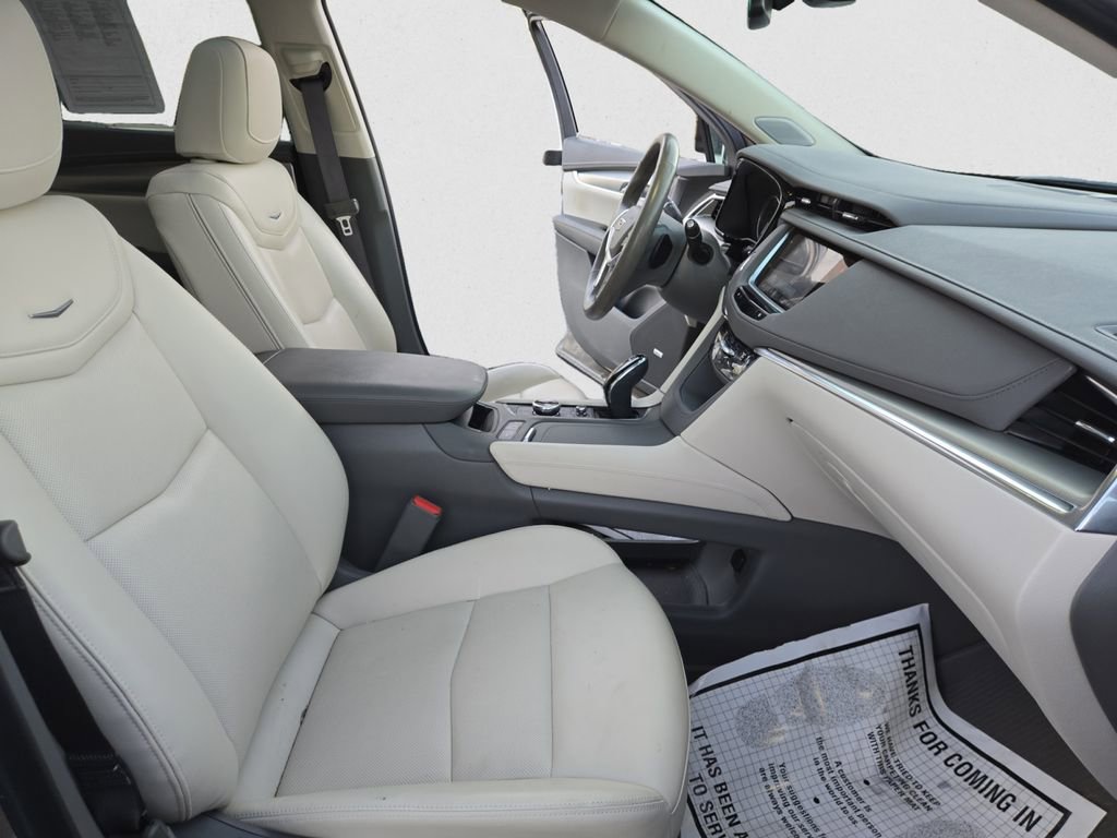 Certified 2023 Cadillac XT5 Premium Luxury w/ LPO, Floor Liner Package image 16