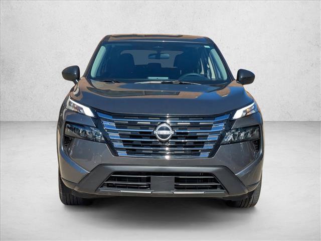 Used 2025 Nissan Rogue S image 2