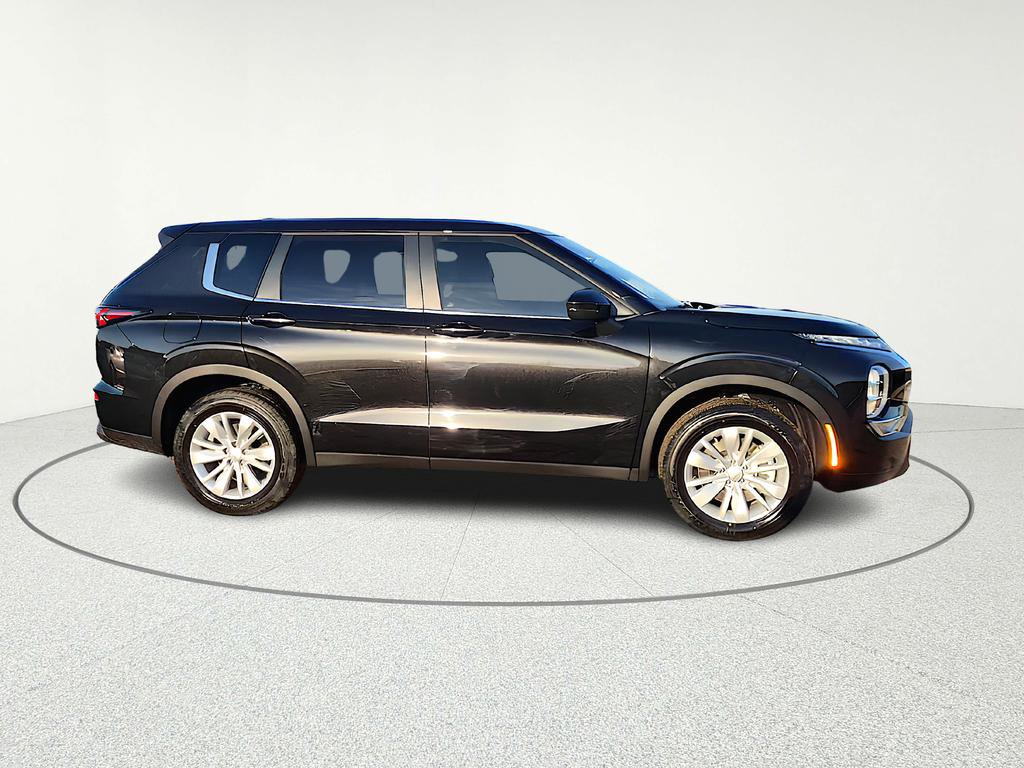 New 2026 Mitsubishi Outlander ES image 8