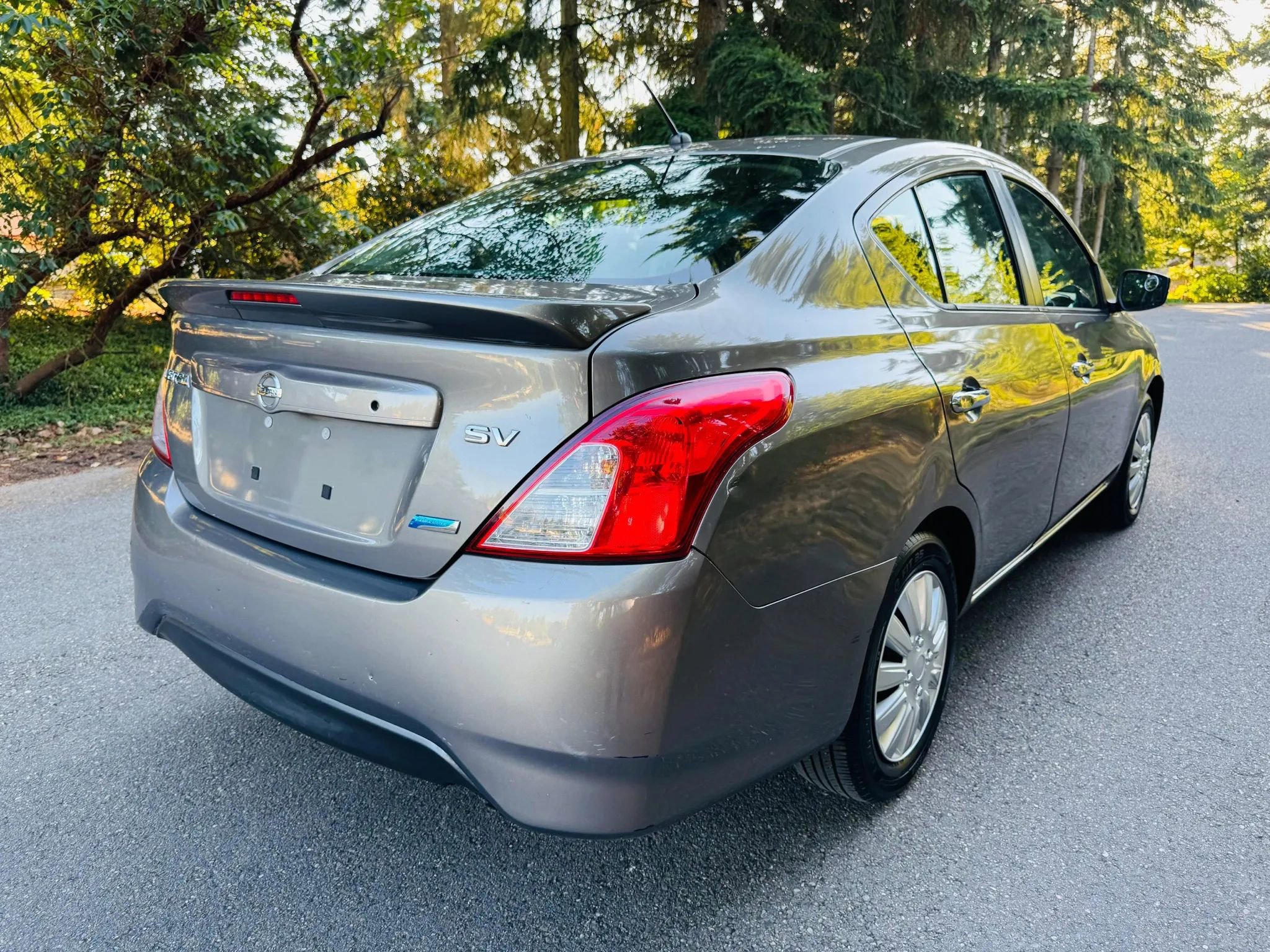 Used 2015 Nissan Versa SV image 5