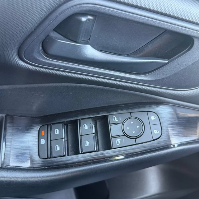 Used 2024 Nissan Rogue S FWD image 14