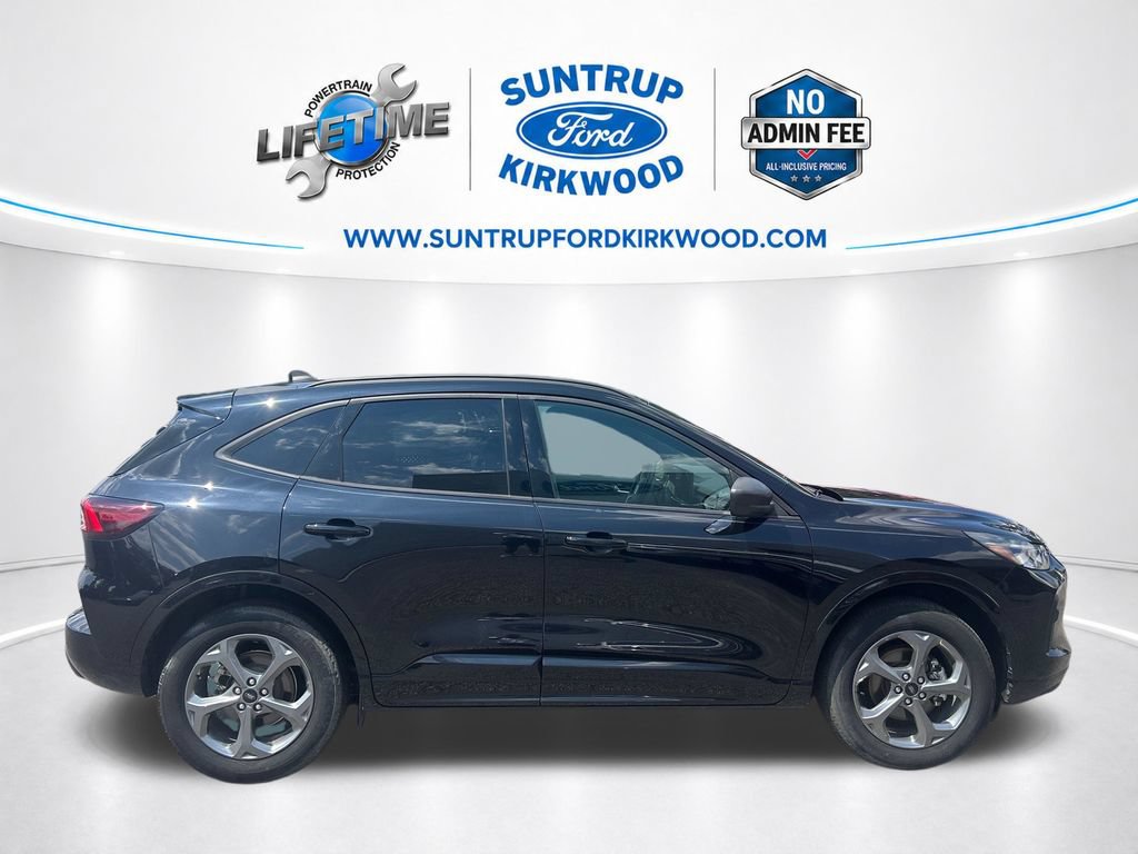 Used 2024 Ford Escape ST-Line w/ Tech Pack #1 AWD/4WD image 8