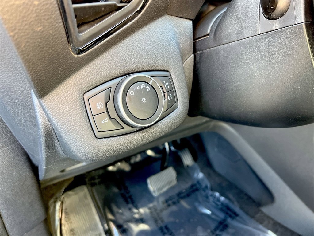 Used 2017 Ford Escape Titanium image 16