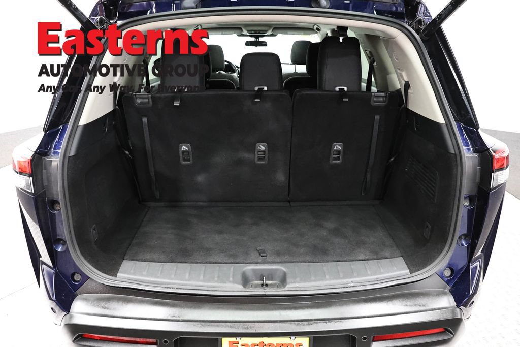 Used 2023 Nissan Pathfinder SV w/ SV Premium Package AWD/4WD image 9