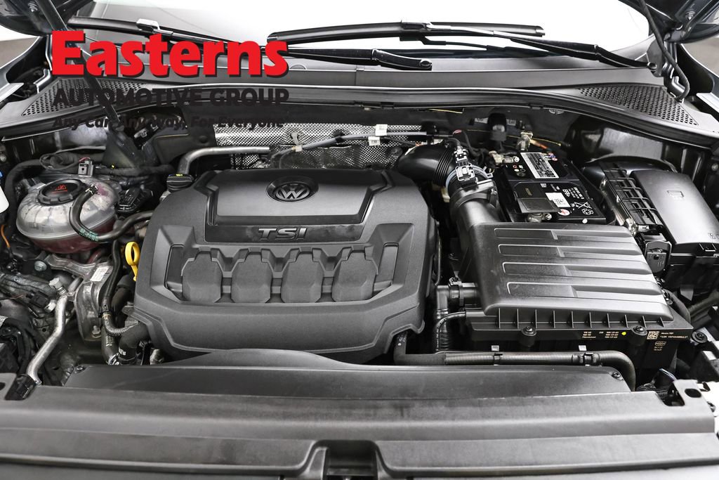 Used 2022 Volkswagen Tiguan SE w/ Panoramic Sunroof Package image 7