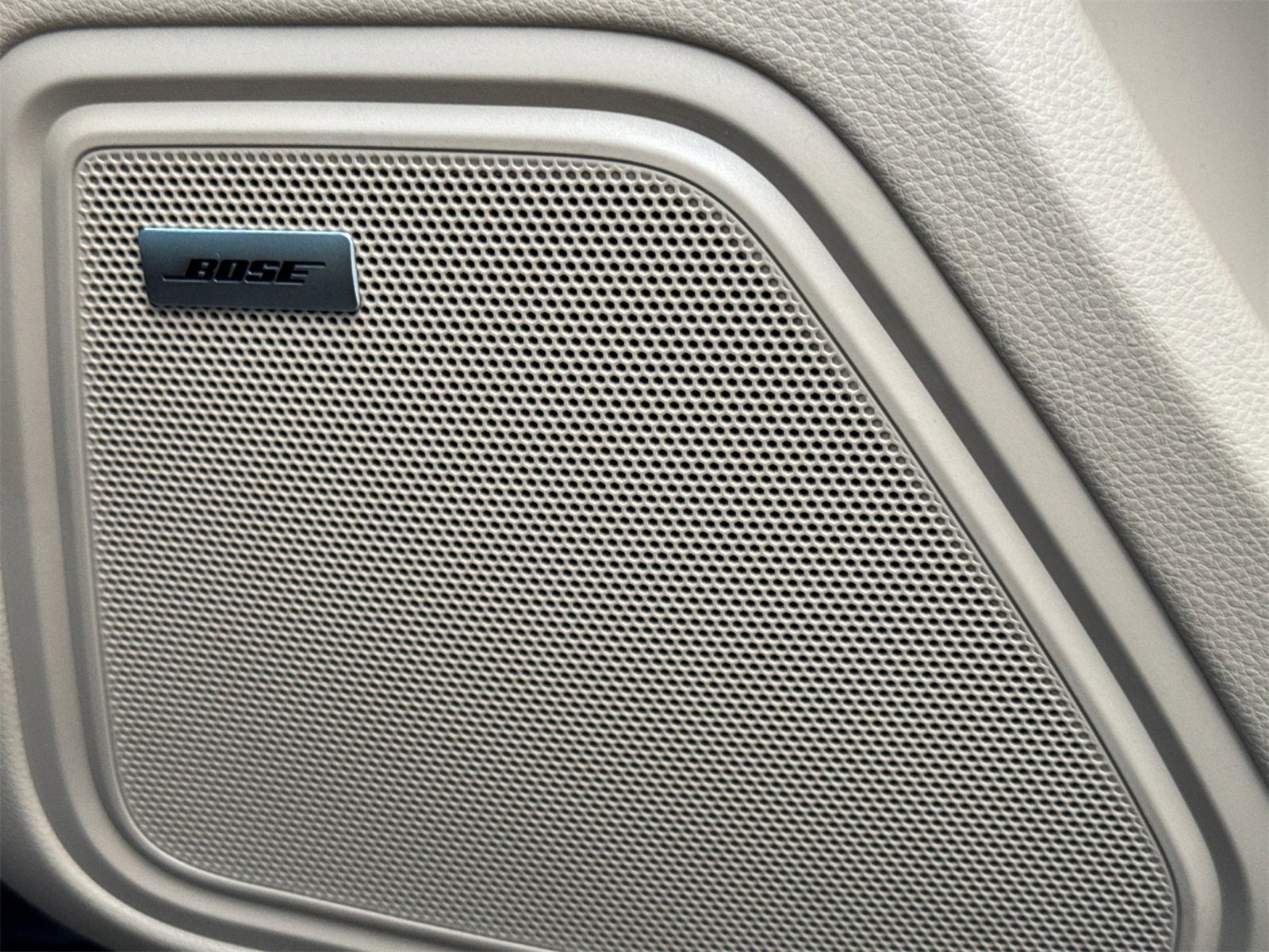 Used 2025 Porsche Macan image 21