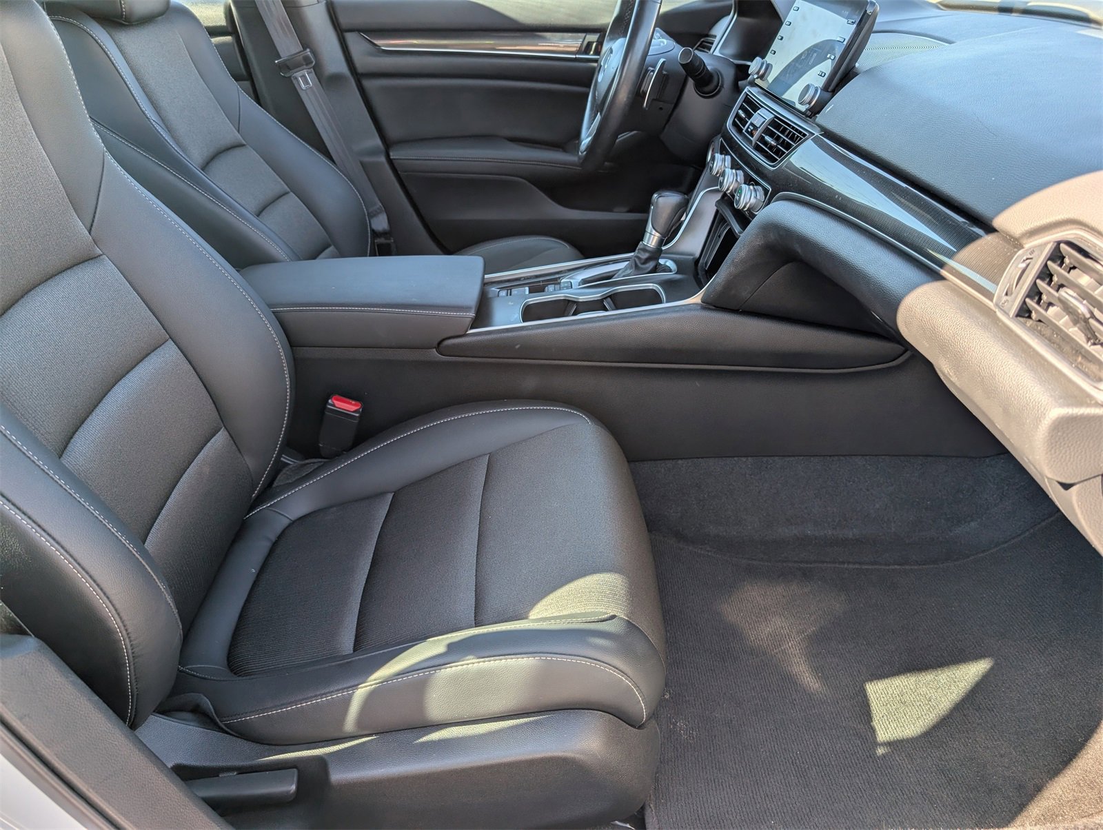 Used 2022 Honda Accord Sport image 25