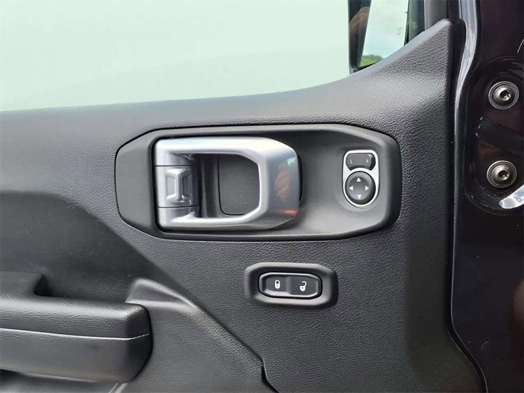 Used 2024 Jeep Wrangler Unlimited Rubicon image 23