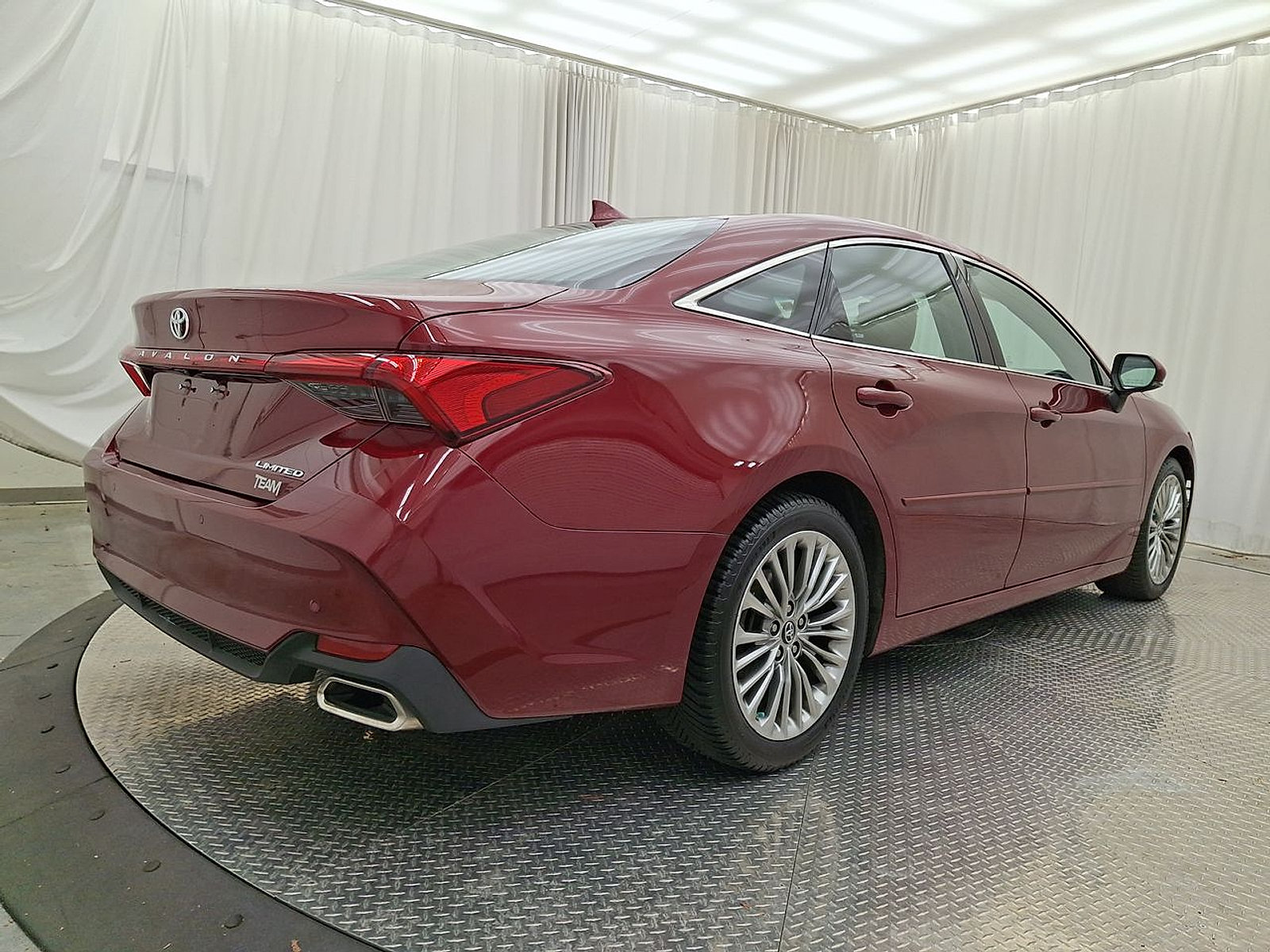 Certified 2019 Toyota Avalon Limited w/ Advanced Safety Package FWD image 29