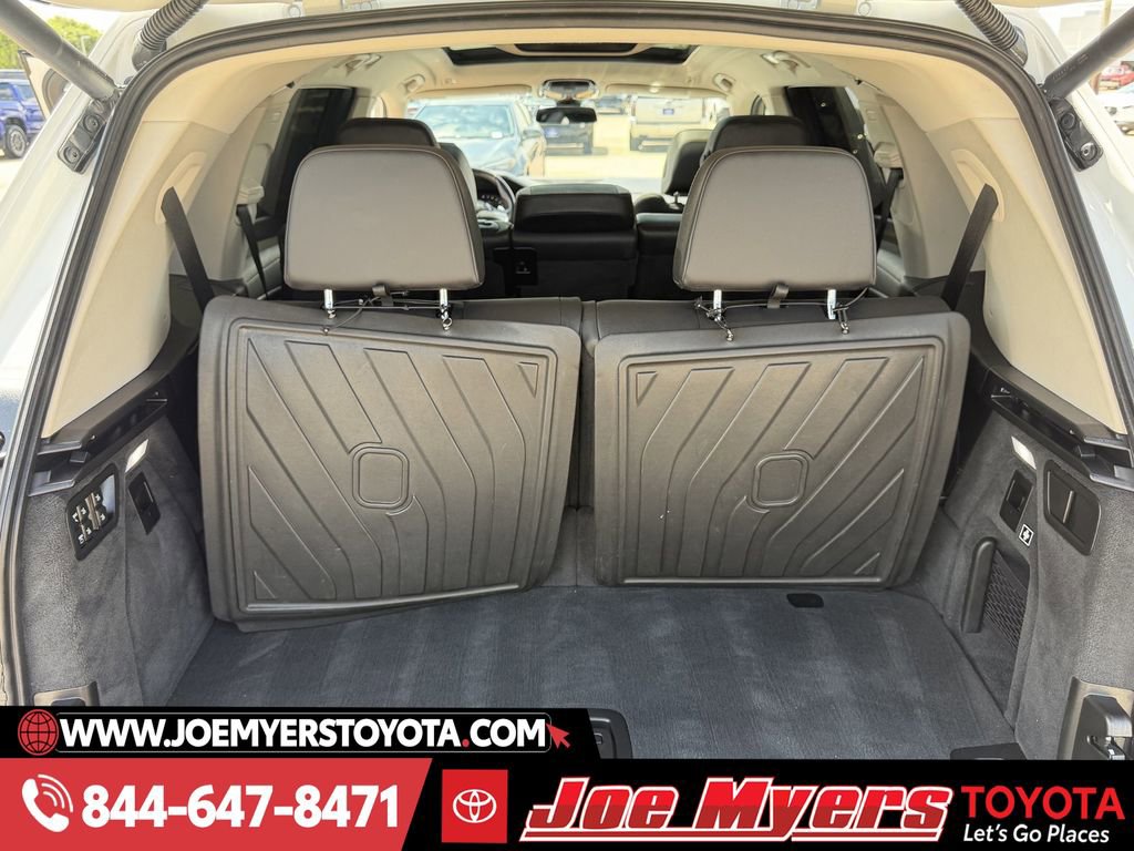 Used 2020 BMW X7 xDrive40i w/ Cold Weather Package image 32