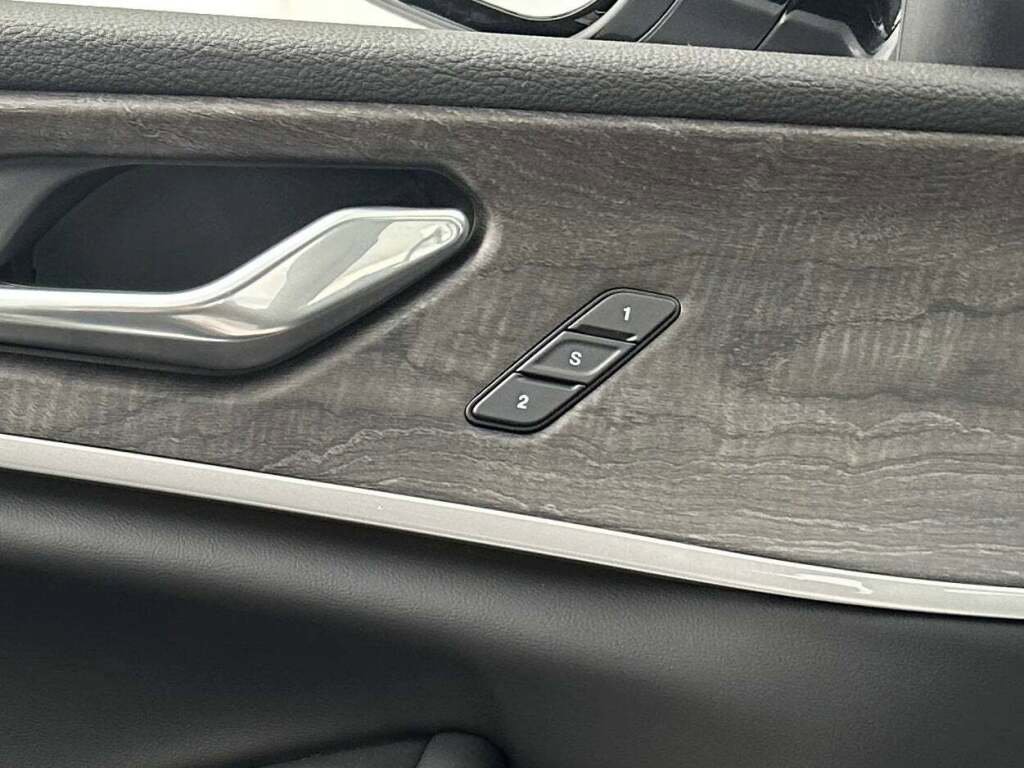 New 2025 Jeep Grand Cherokee Limited image 39