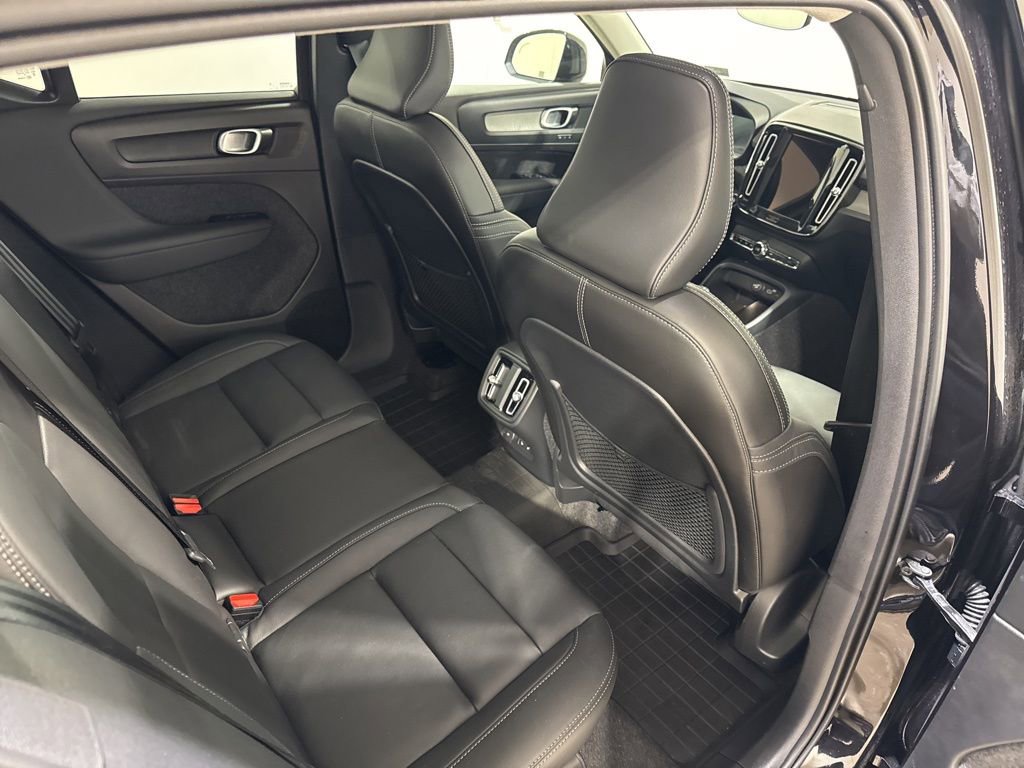 Used 2026 Volvo XC40 B5 Plus w/ Protection Package Premier image 24