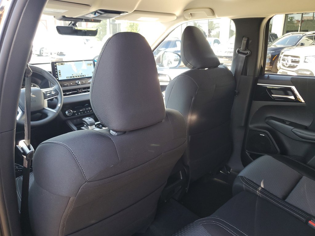 New 2026 Mitsubishi Outlander ES FWD image 13