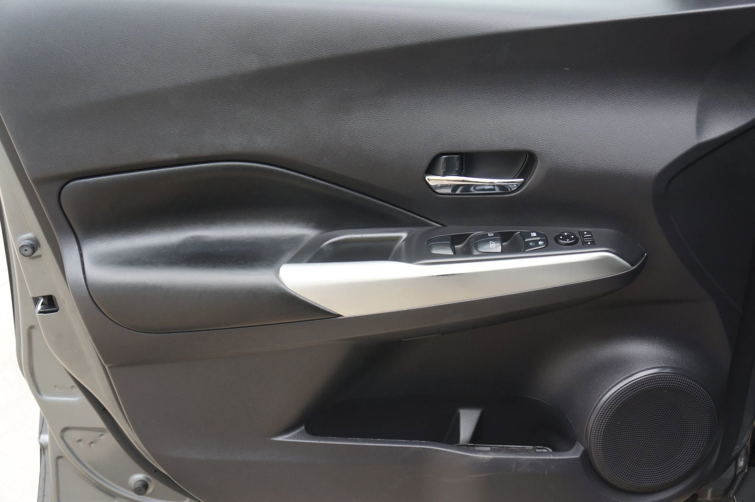 Used 2019 Nissan Kicks SR w/ SR Premium Package image 24