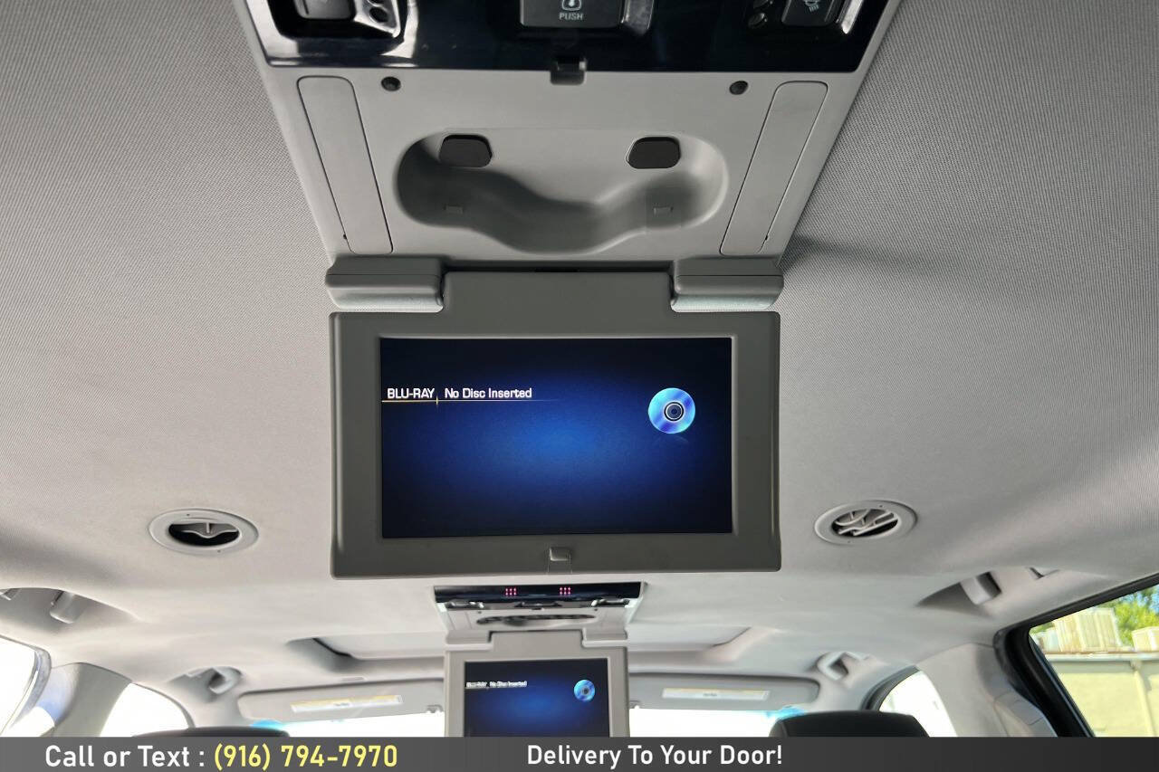 Used 2017 Cadillac Escalade ESV Premium Luxury AWD/4WD image 31